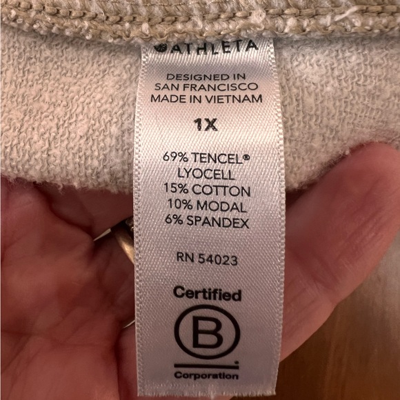 Athleta Balance Printed Jogger Pant Light Tan Cream Camo High Waist. Size XL - Picture 7 of 8